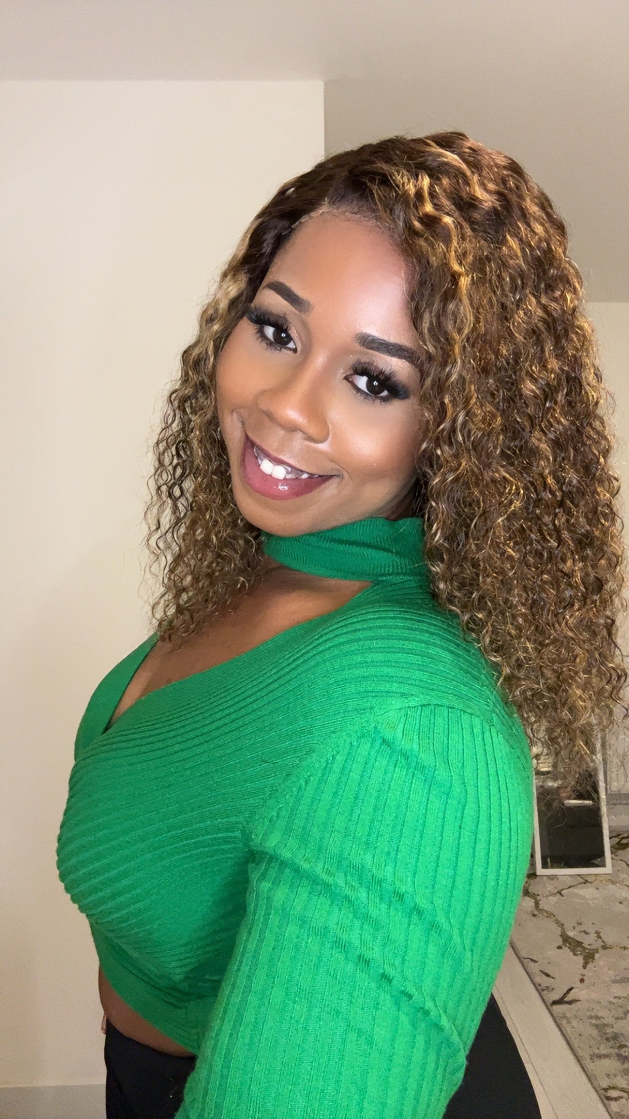 Luxury Curly highlight wig. 5x5 Transparent lace