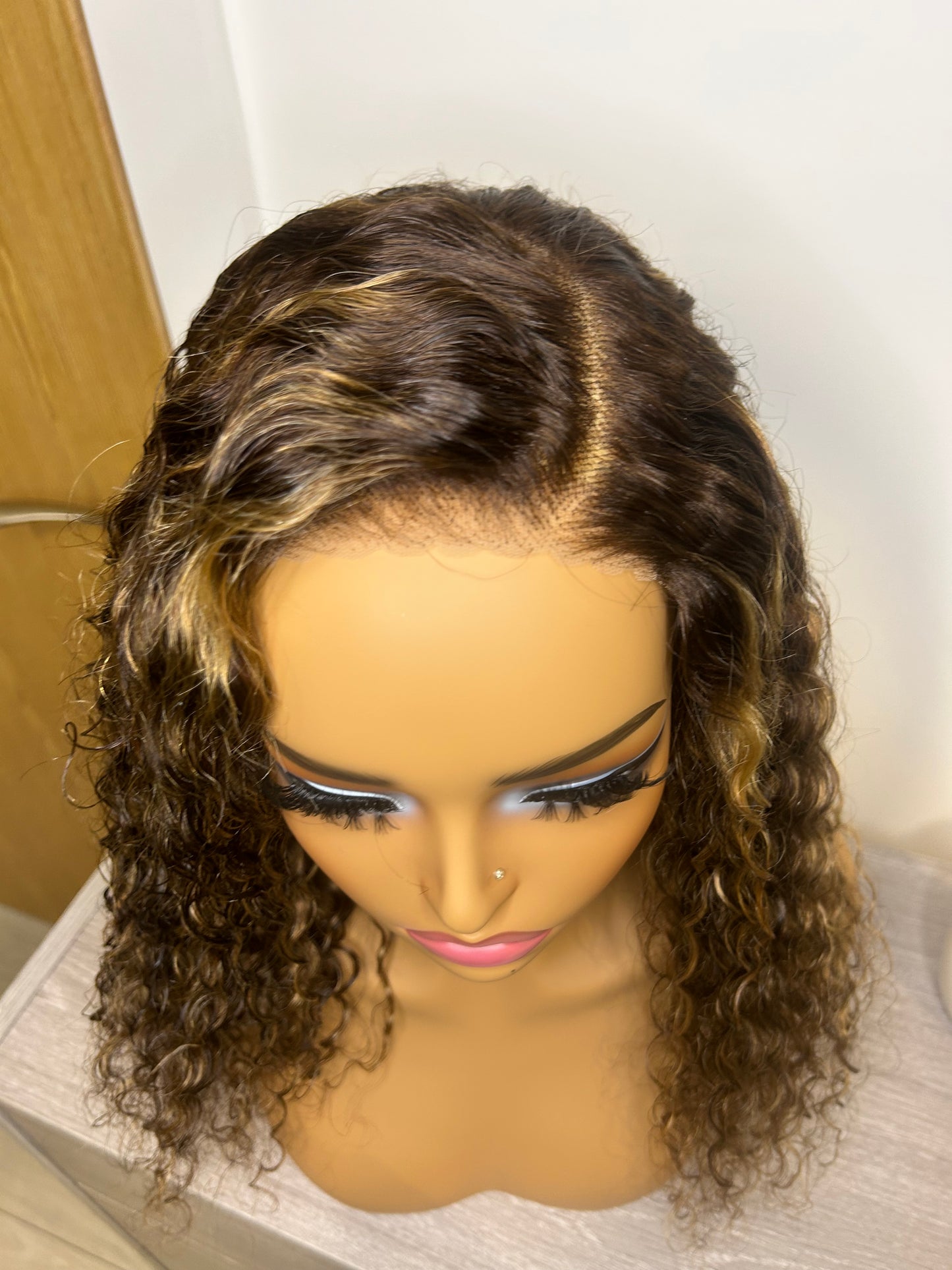 Luxury Curly highlight wig. 5x5 Transparent lace