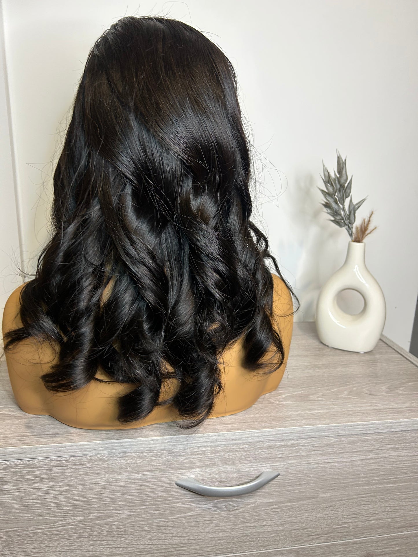Luxury Vietnamese donor hair
300g SDD HD Lace 5x5