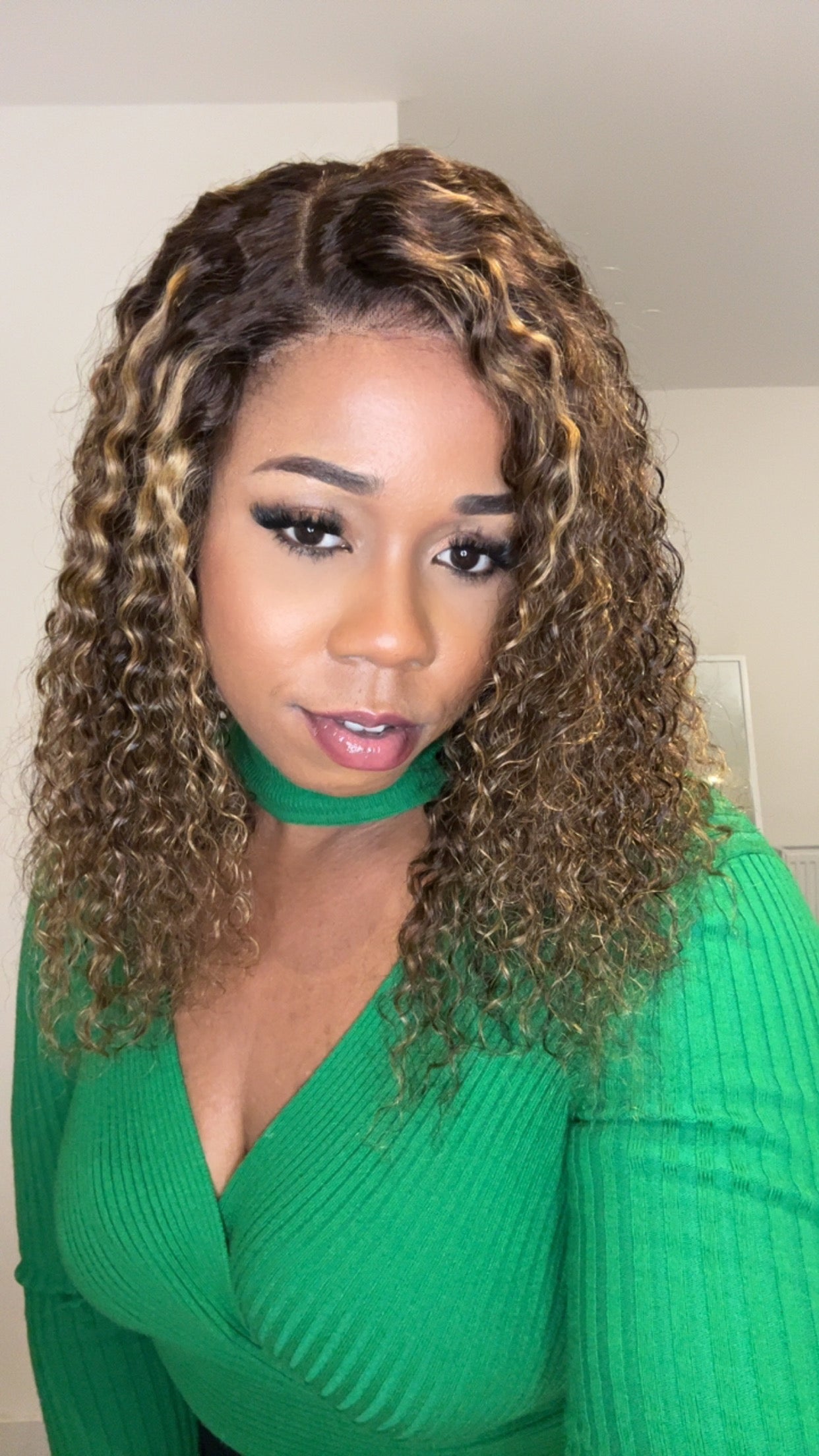Luxury Curly highlight wig. 5x5 Transparent lace