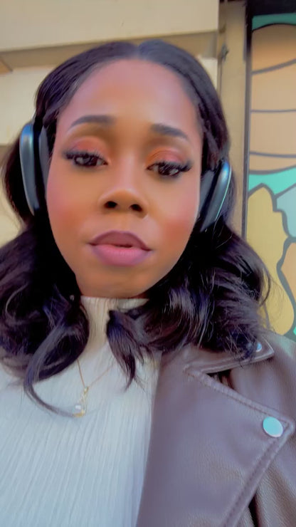 Luxury virgin hair wig body wave natural hair colour 
300g HD Lace